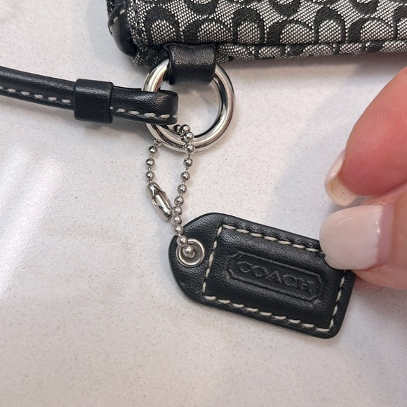 Coach Soho Black Signature C Jacquard Buckle Flap Wristlet NWOT - Picture 2 of 9